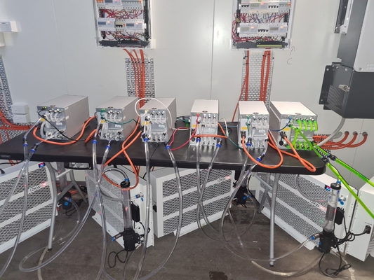 Cabinet de refroidissement par l'eau 380V pour l'énergie hydraulique de M33S+ M33S++ M53 Whatsminer Bitmain S19